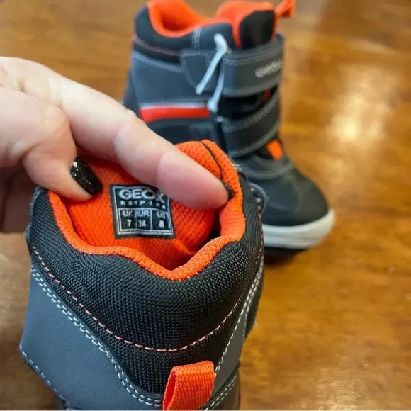 New Geox flanfil ABX waterproof baby boots size 8 black orange