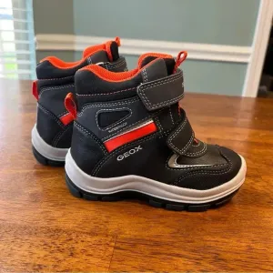 New Geox flanfil ABX waterproof baby boots size 8 black orange