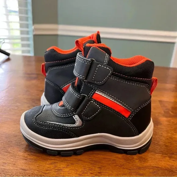 New Geox flanfil ABX waterproof baby boots size 8 black orange