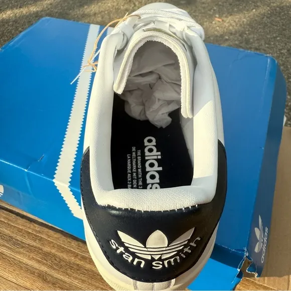 NEW GOLF Adidas Stan Smith UNISEX White and Navy Spikeless Golf Sneakers