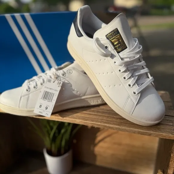 NEW GOLF Adidas Stan Smith UNISEX White and Navy Spikeless Golf Sneakers