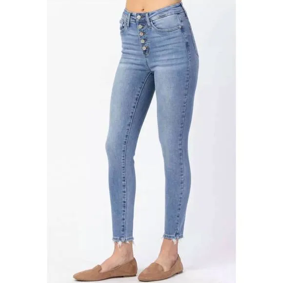 NEW JUDY BLUE hi-rise button fly skinny jean in light wash