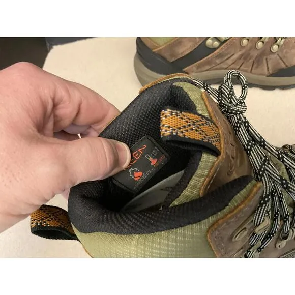 New! Mens Keen Revel IV Mid Polar Boots Insulated Waterproof Hiking Boots. SZ 8.