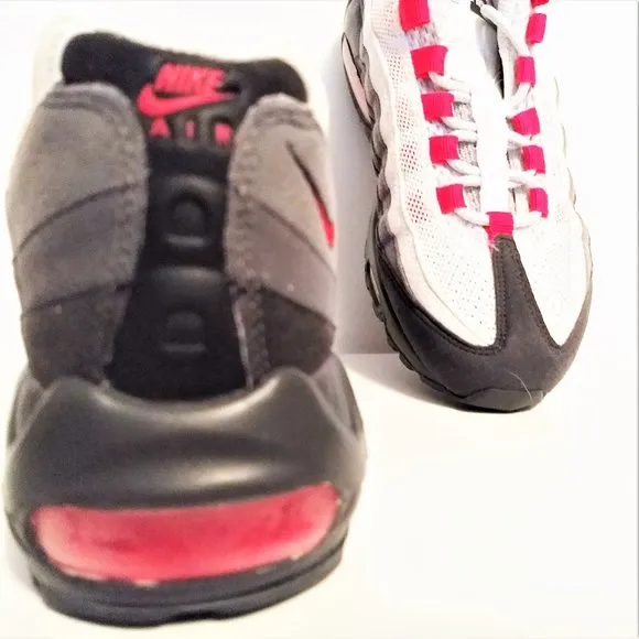 NEW Nike athletic shoes Air Max Women 7 White pink Hiking Discount Shipping!!