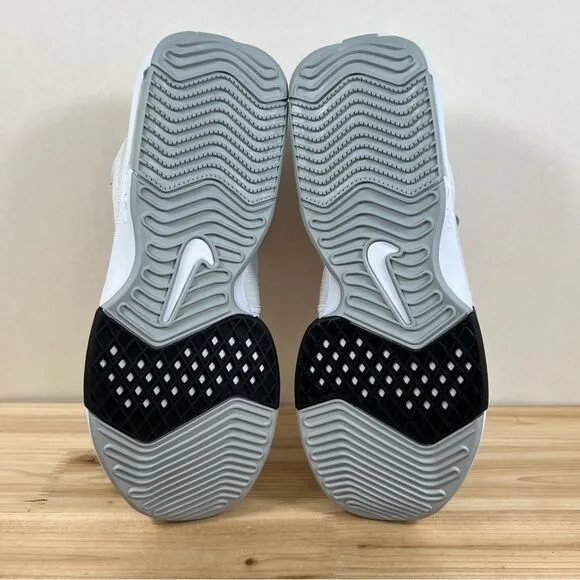 NEW Nike LEBRON Witness VIII 8 Basketball shoes Mens 11.5 White Light Smoke Grey