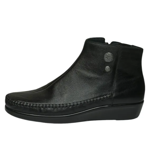 New SAS Comfort Ankle Boots Black Leather Retro Silver Button Accents Size 10 S