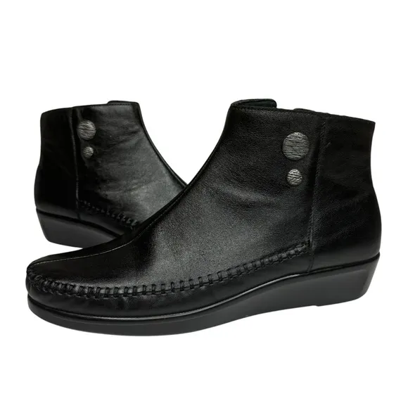 New SAS Comfort Ankle Boots Black Leather Retro Silver Button Accents Size 10 S