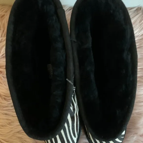 NEW! UGG CLASSIC SHORT EXOTIC ZEBRA BOOTS