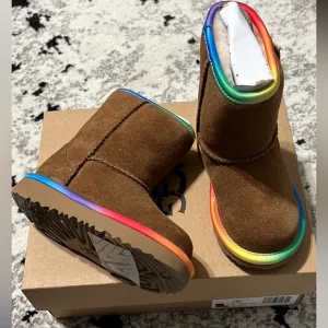 New Ugg Classic Short Rainbow Tan Boots Shoes 7 winter snow boots