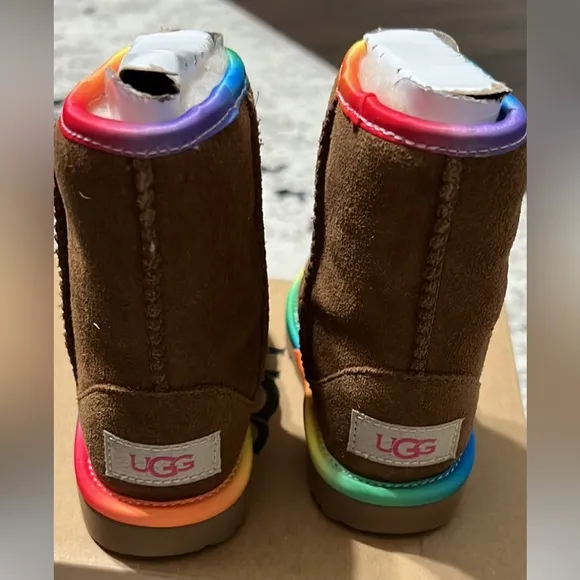New Ugg Classic Short Rainbow Tan Boots Shoes 7 winter snow boots