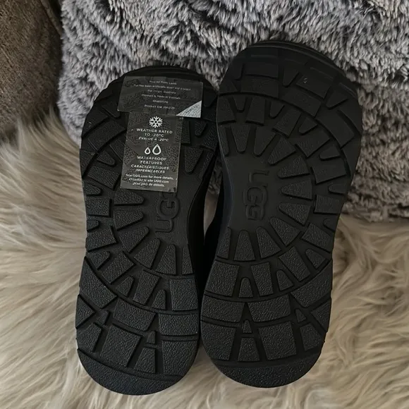 NEW UGG KIDS TOTY WEATHER BLACK/CHARCOAL BOOTS