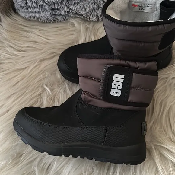NEW UGG KIDS TOTY WEATHER BLACK/CHARCOAL BOOTS