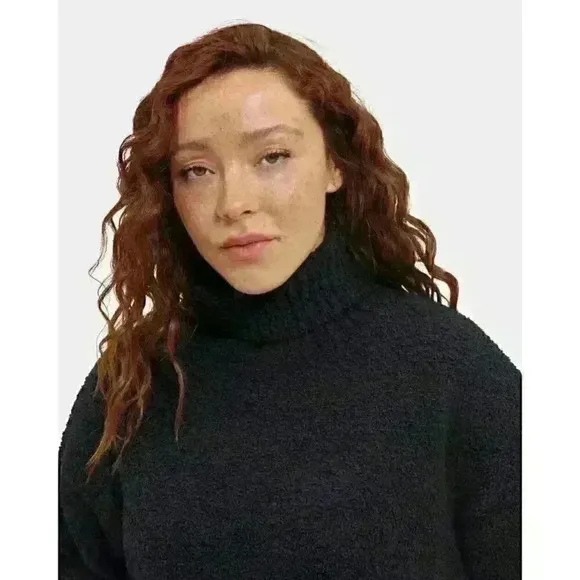 NEW! UGG Women's M Ylonda Turtleneck Sweater