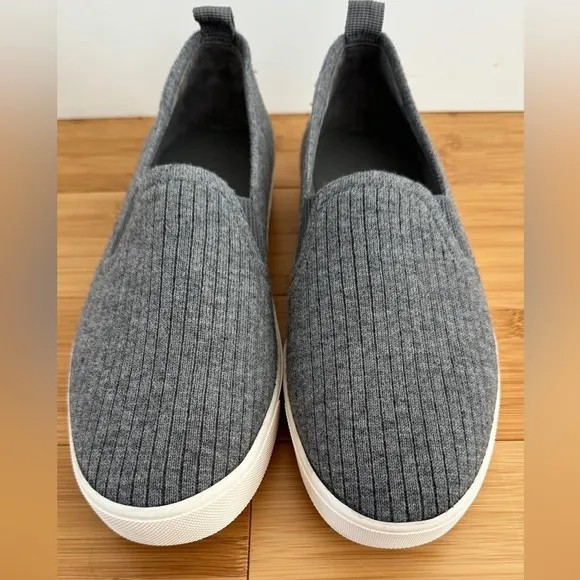 New! Vince Women's Blair Knit Wool Slip on Sneaker