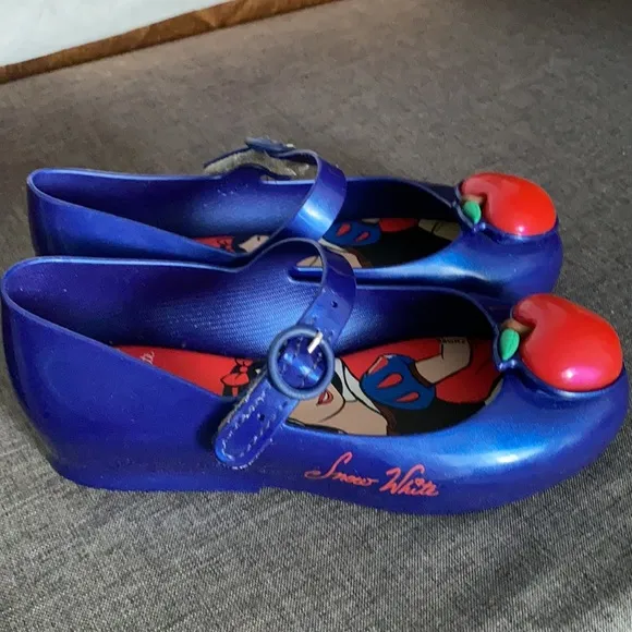 New with dust bag Minie Melissa / Disney Snow White shoes size 11 and gi…