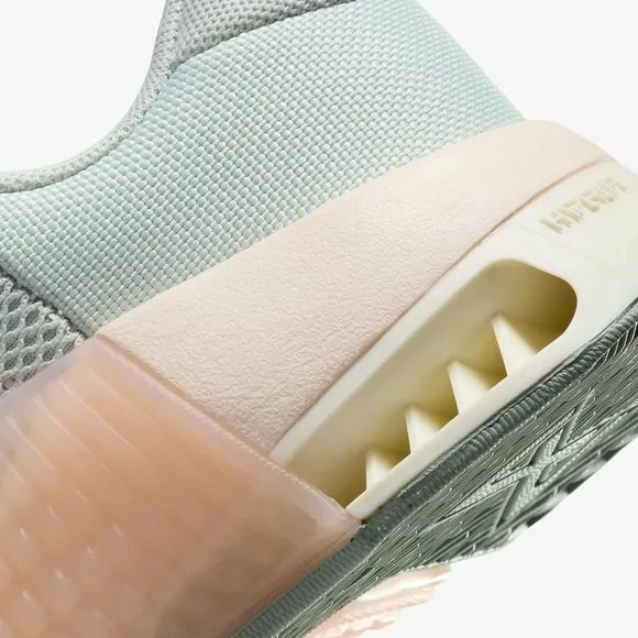 [NEW] Women's Nike Metcon 9 Workout Shoes Light Silver DZ2537-002