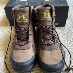 New Women’s Under Armour boots. Sz 9 Hiking Work Rain Cold weather.