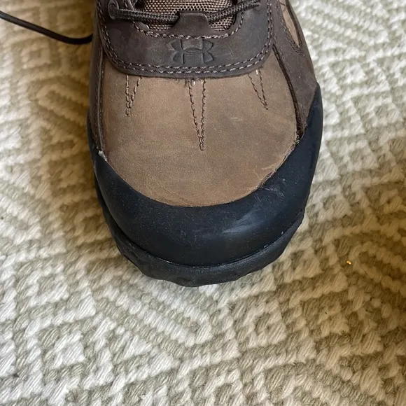New Women’s Under Armour boots. Sz 9 Hiking Work Rain Cold weather.