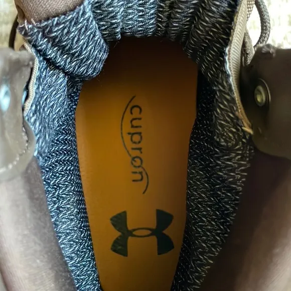 New Women’s Under Armour boots. Sz 9 Hiking Work Rain Cold weather.