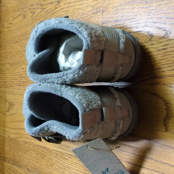 NIB Chaco Ramble Fluff Bootie Light Grey Color Kids Size 5