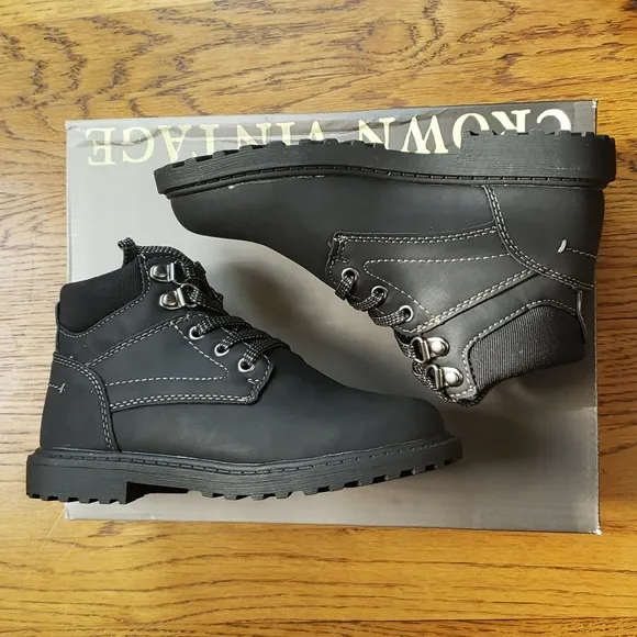NIB Leon Boot Black Crown Vintage Size 13 Youth
