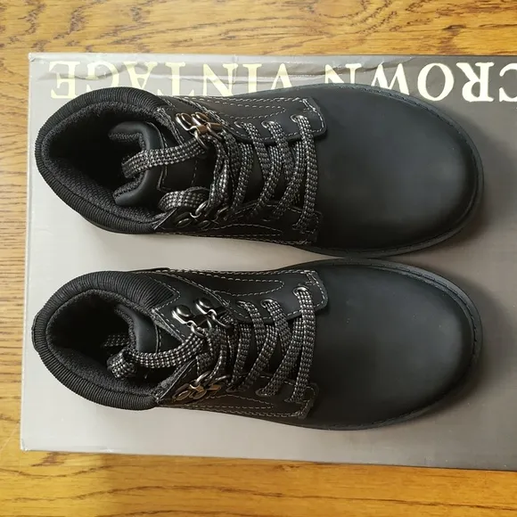 NIB Leon Boot Black Crown Vintage Size 13 Youth