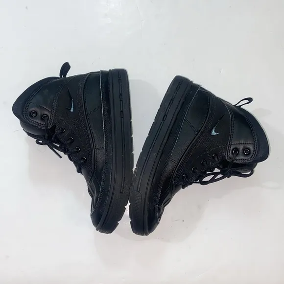 Nike ACG Woodside ll High GS US Size 4.5Y Kids Shoes Snow Boots