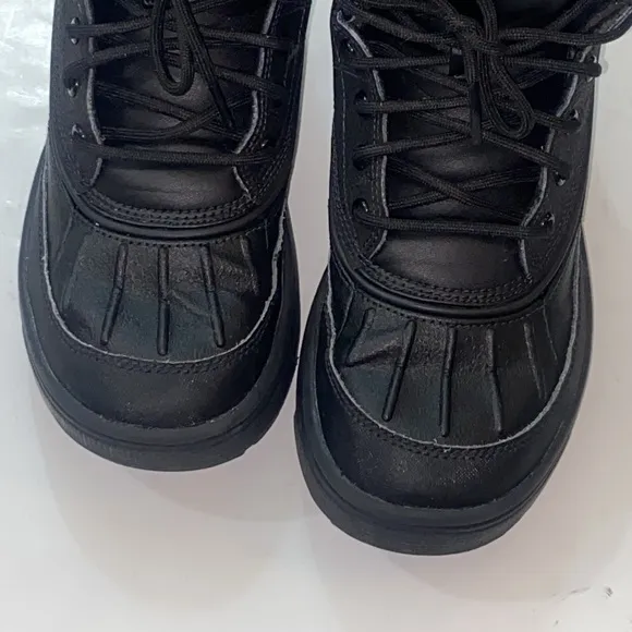 Nike ACG Woodside ll High GS US Size 4.5Y Kids Shoes Snow Boots