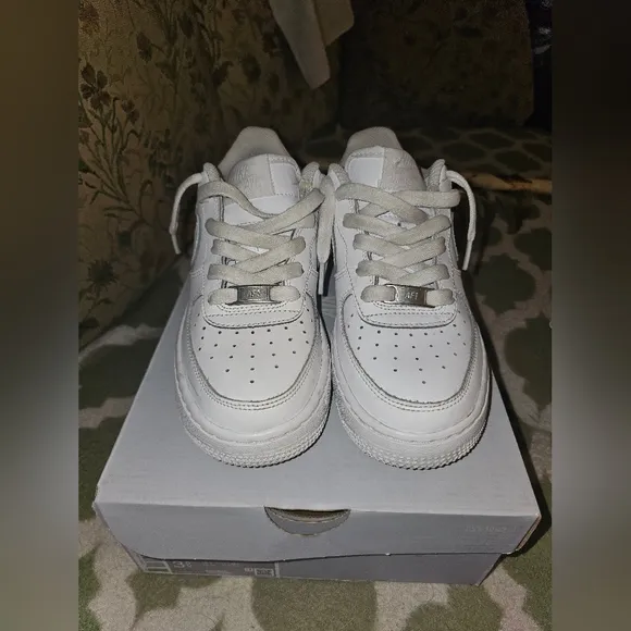 Nike Air Force 1 Low Casual Shoes w/ box