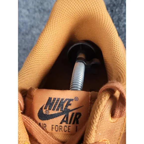 Nike Air Force 1 Low Top Casual Sneakers Golden Harvest Mens Size 13 Streetwear
