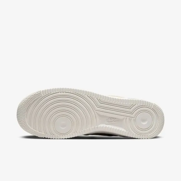 Nike Air Force 1 LV8 3 SE (Big Kids). Brand New. Kids Size: 6.5y