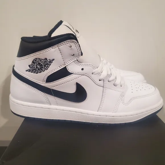 Nike Air Jordan 1 Mid White and Black Size 9.5 NIB