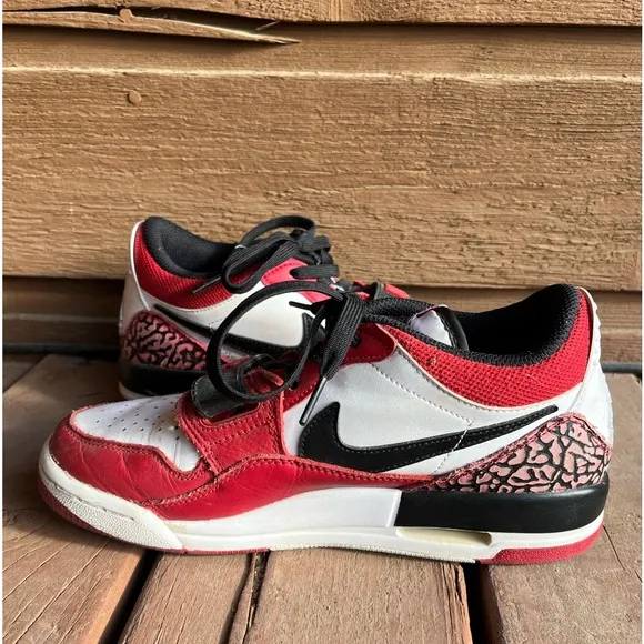 Nike Air Jordan youth size 5.5 basketball shoes sneakers. EUC