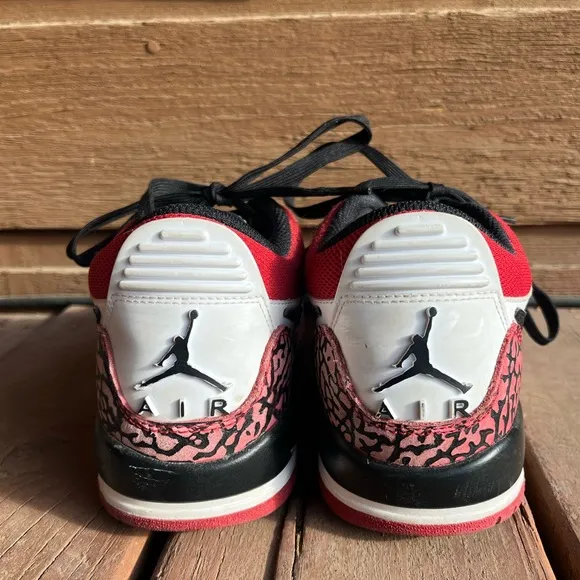 Nike Air Jordan youth size 5.5 basketball shoes sneakers. EUC