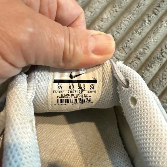 Nike Air Max Plus TN GS 'Pure Platinum' Grey White 718071-001 US 6 Y /Eur 38.5