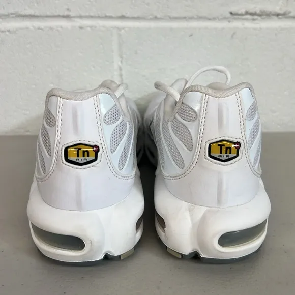 Nike air white sz 9 604133-139 sneaker shoes (tried on) men's