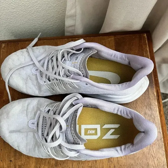 Nike Air Zoom Vomero 14 Running Walking Shoes Comfort Snow White Womens Size 7.5