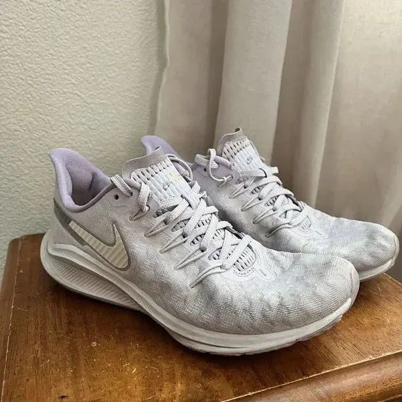 Nike Air Zoom Vomero 14 Running Walking Shoes Comfort Snow White Womens Size 7.5