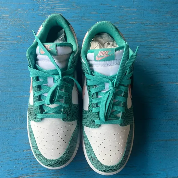 Nike Athletic Shoes in Green and Pink Nike Dunk Low fits lady size 11.5