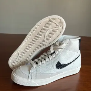 Nike By You ID Blazer Mid 77 Leather White/Black DO7397-991 Size 6.5 NWOB