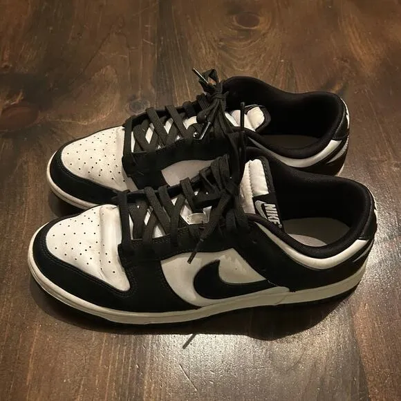 Nike Dunk Low Top Sneakers Shoes Black White Men's Size 11.5 Casual Lace Up