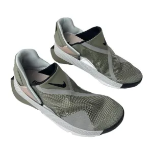 Nike Go FlyEase Size 6 Men's Shoes