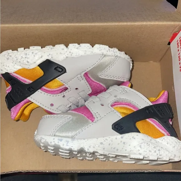 Nike Huarache Run (TD) Light Bone/Lethal Pink OS Clair/Rose Fatal