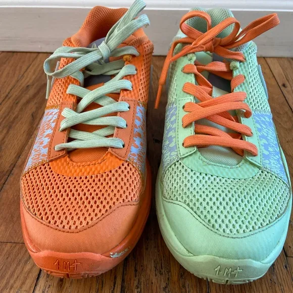 Nike ja 1 youth mismatched basketball Orange and Mint Sneakers sz 5.5