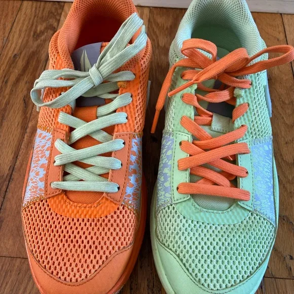 Nike ja 1 youth mismatched basketball Orange and Mint Sneakers sz 5.5