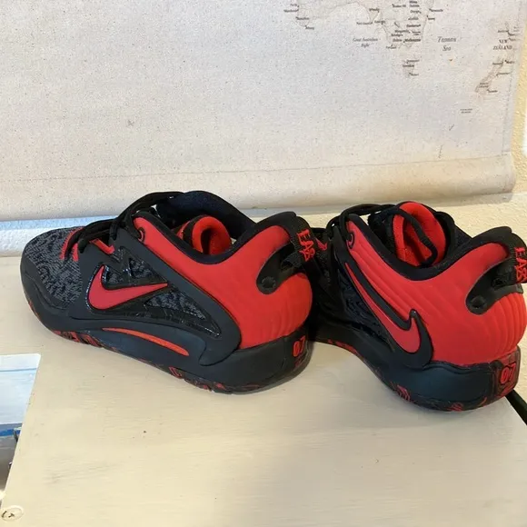 Nike KD 15 Bred Sneakers