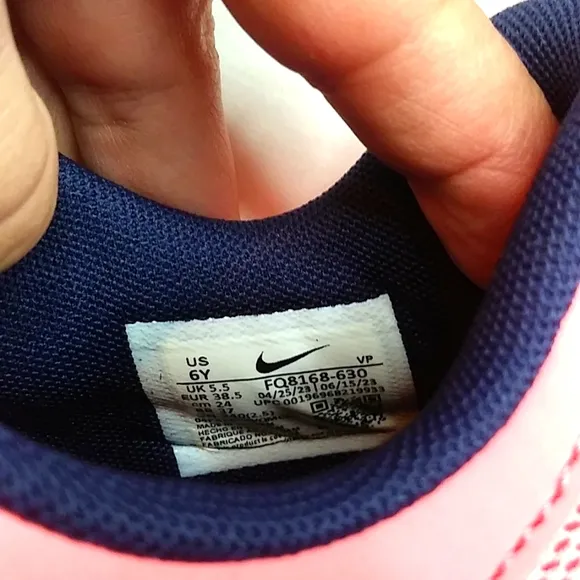 Nike KidsGiannis Immortality 2 Basketball Shoes
