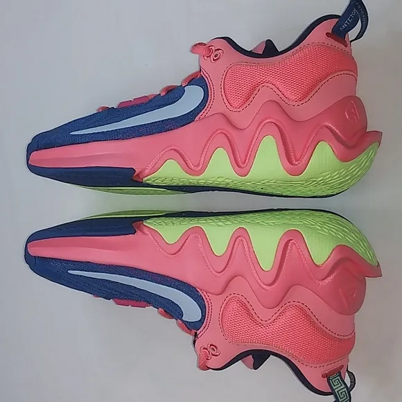 Nike KidsGiannis Immortality 2 Basketball Shoes