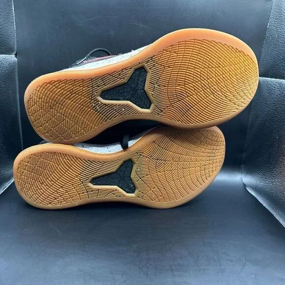 Nike Kobe Sneakers mens 10.5 Basketball shoes Black Sail gum light brown Mid