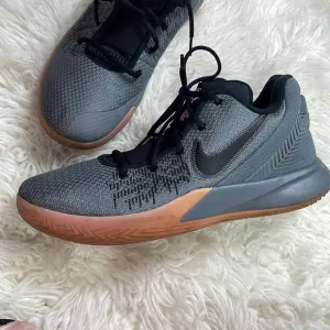 Nike Kyrie Flytrap 2 Cool Grey Sneakers